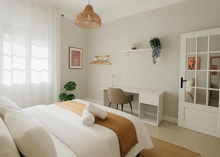 Soar L Entrecampos 1 L Stylish 1 Min To Metro & 5 Min To Campo Grande Park Homestay *