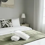 Soar Home Guest House L Entrecampos 1 L Stylish Stay 1 Min To Metro & 5 Min To Campo Grande Park *