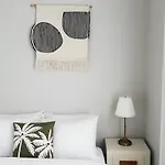 Soar Home Guest House L Entrecampos 1 L Stylish Stay 1 Min To Metro & 5 Min To Campo Grande Park Rum i privatbostad *