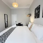 Soar Home Guest House L Entrecampos 1 L Stylish Stay 1 Min To Metro & 5 Min To Campo Grande Park Homestay szállás