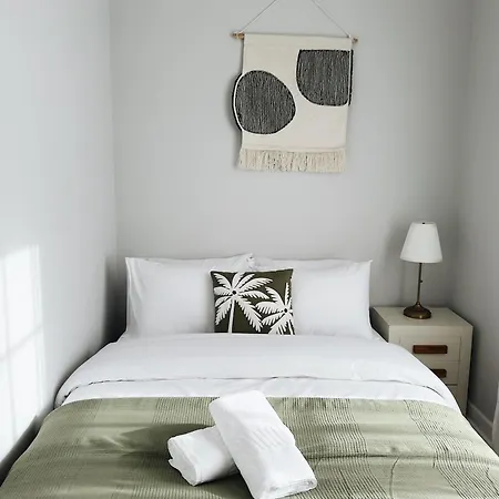 Entrecampos 1 L Stylish 1 Min To Metro & 5 Min To Campo Grande Park 民宿 *