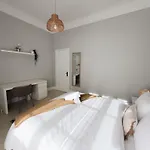 בית אירוח Soar Home Guest House L Entrecampos 1 L Stylish Stay 1 Min To Metro & 5 Min To Campo Grande Park *