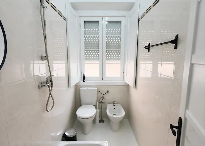 Soar L Entrecampos 1 L Stylish 1 Min To Metro & 5 Min To Campo Grande Park Kwatera prywatna