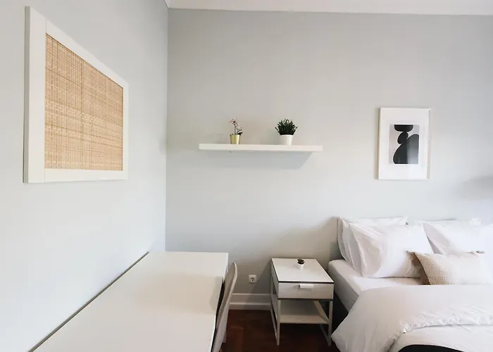 Soar L Entrecampos 1 L Stylish 1 Min To Metro & 5 Min To Campo Grande Park Kwatera prywatna
