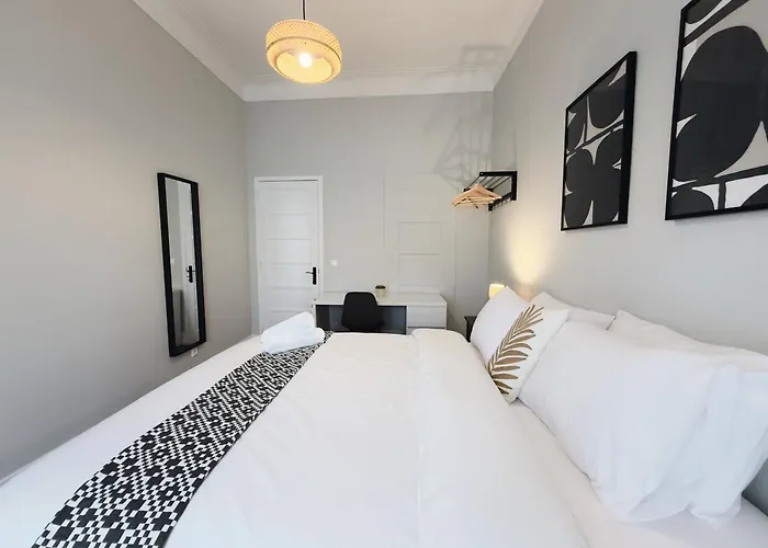 Soar L Entrecampos 1 L Stylish 1 Min To Metro & 5 Min To Campo Grande Park Kwatera prywatna